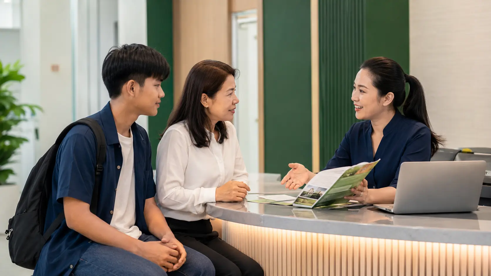 การให้คำปรึกษาเกี่ยวกับการสมัครเรียน